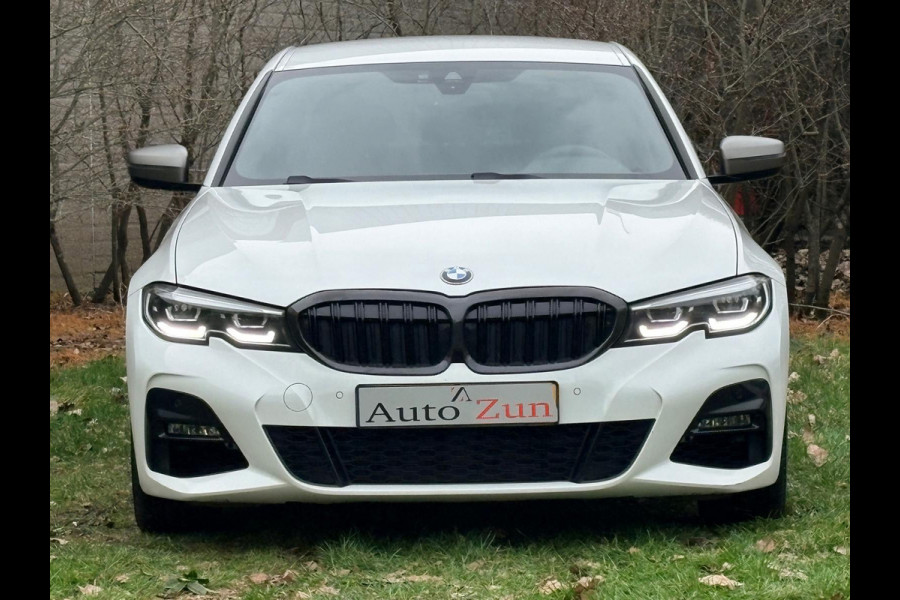 BMW 3-serie 320i Business Edition M Sport pakket Automaat Navi CarPlay Carbon pakket/NL Auto