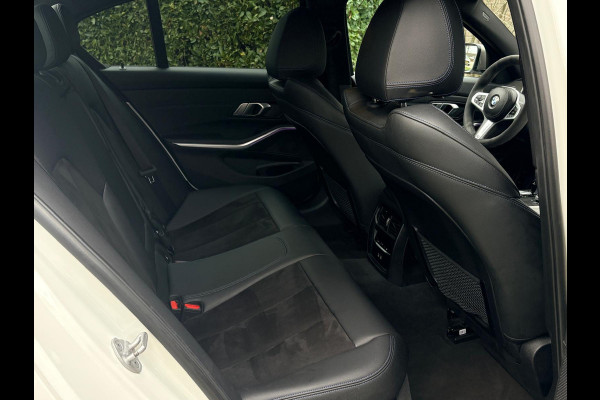 BMW 3-serie 320i Business Edition M Sport pakket Automaat Navi CarPlay Carbon pakket/NL Auto