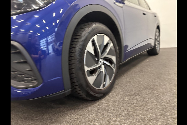 Volkswagen ID.5 Pro 77 kWh Airco ECC Warmtepomp PDC VA Navi Carplay Adaptive Cruise Control 19" Ambiente Verlichting Stoelverwarming