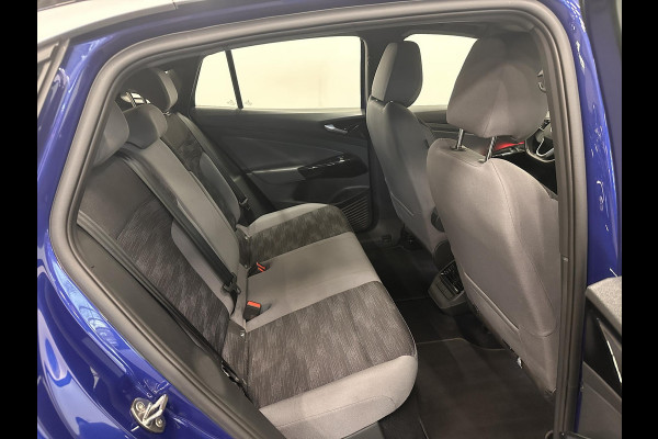 Volkswagen ID.5 Pro 77 kWh Airco ECC Warmtepomp PDC VA Navi Carplay Adaptive Cruise Control 19" Ambiente Verlichting Stoelverwarming