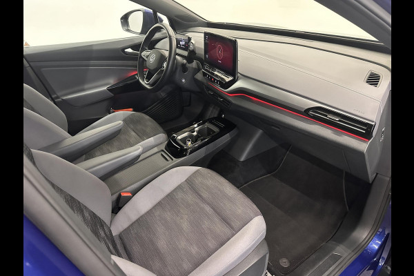 Volkswagen ID.5 Pro 77 kWh Airco ECC Warmtepomp PDC VA Navi Carplay Adaptive Cruise Control 19" Ambiente Verlichting Stoelverwarming