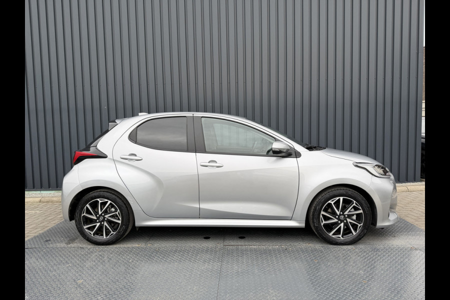 Toyota Yaris 1.5 Hybrid Dynamic | 8.250 km | PDC V+A | Dodehoek detectie | Rijklaar!!!