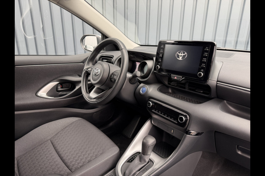 Toyota Yaris 1.5 Hybrid Dynamic | 8.250 km | PDC V+A | Dodehoek detectie | Rijklaar!!!