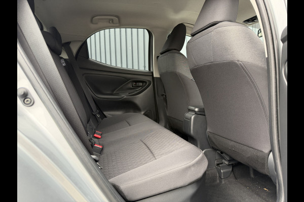 Toyota Yaris 1.5 Hybrid Dynamic | 8.250 km | PDC V+A | Dodehoek detectie | Rijklaar!!!