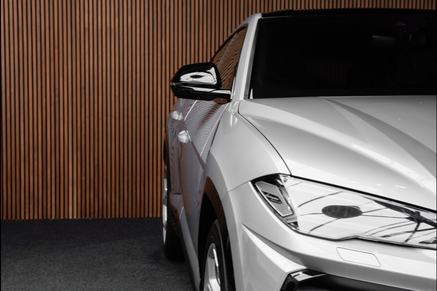 Lamborghini Urus 4.0 V8 HUD Leder Ceramic B&O 360° Massage ACC Alcantara hemel Elektr. achterklep Elektr. verstelbare stoelen met memory Stoel & Stuurverwarming Navi PDC Climate LM velgen