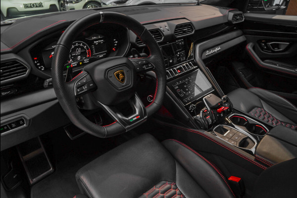 Lamborghini Urus 4.0 V8 HUD Leder Ceramic B&O 360° Massage ACC Alcantara hemel Elektr. achterklep Elektr. verstelbare stoelen met memory Stoel & Stuurverwarming Navi PDC Climate LM velgen