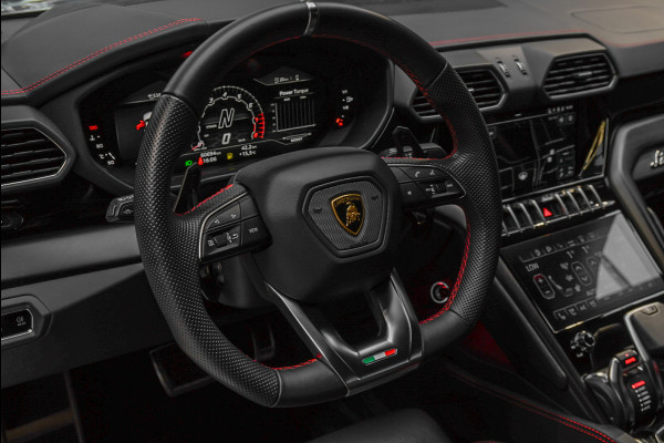 Lamborghini Urus 4.0 V8 HUD Leder Ceramic B&O 360° Massage ACC Alcantara hemel Elektr. achterklep Elektr. verstelbare stoelen met memory Stoel & Stuurverwarming Navi PDC Climate LM velgen