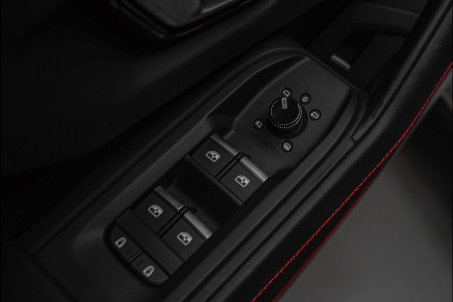 Lamborghini Urus 4.0 V8 HUD Leder Ceramic B&O 360° Massage ACC Alcantara hemel Elektr. achterklep Elektr. verstelbare stoelen met memory Stoel & Stuurverwarming Navi PDC Climate LM velgen