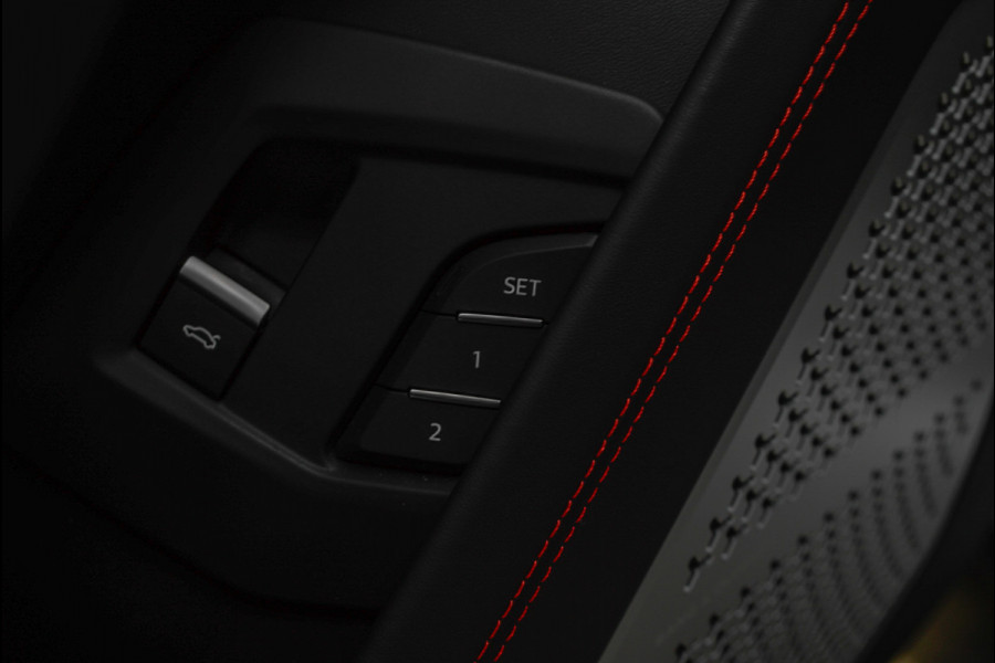 Lamborghini Urus 4.0 V8 HUD Leder Ceramic B&O 360° Massage ACC Alcantara hemel Elektr. achterklep Elektr. verstelbare stoelen met memory Stoel & Stuurverwarming Navi PDC Climate LM velgen