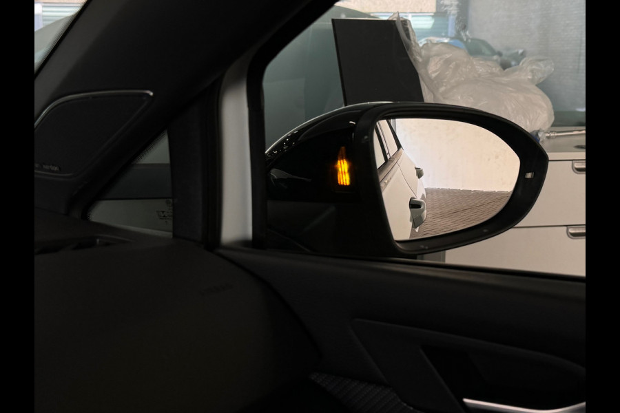 Volkswagen Golf 2.0 TSI R 4M Performance Pano|HuD|H/K|Akrapovic