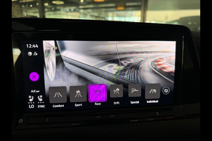 Volkswagen Golf 2.0 TSI R 4M Performance Pano|HuD|H/K|Akrapovic