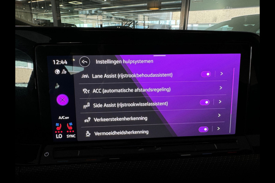 Volkswagen Golf 2.0 TSI R 4M Performance Pano|HuD|H/K|Akrapovic