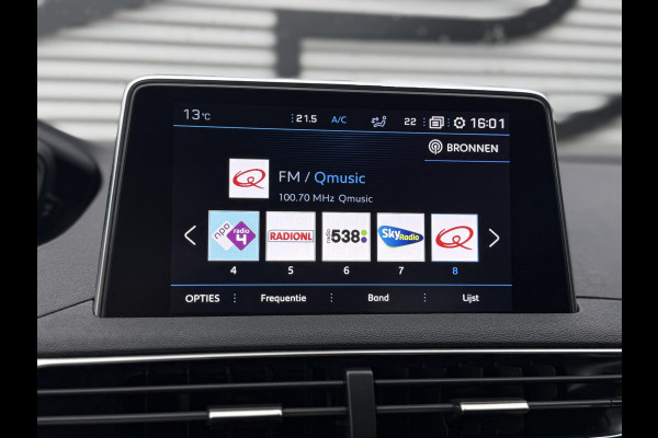 Peugeot 3008 1.2 PureTech Executive 2e Eigenaar|Navi|D-riem v.v. in 2023|Carplay|Trekhaak|Camera|Clima|Cruise|N.A.P|APK tot 11-2027