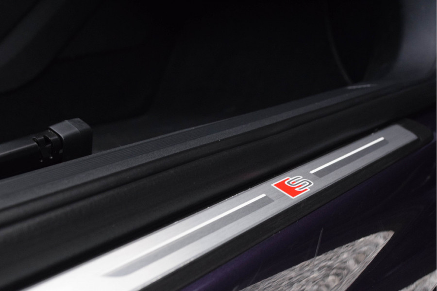 Audi Q4 e-tron 40 / 2x S-line/ Head-Up Display/ Adaptive Cruise Control/ 150kW (204PK)