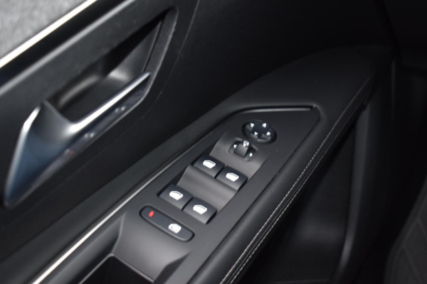 Peugeot 3008 1.2 PureTech 130PK Aut. Allure | Trekhaak | Navi | Camera | Incl. garantie