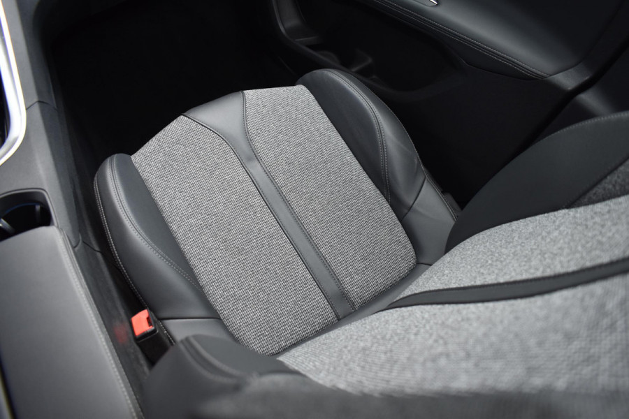 Peugeot 3008 1.2 PureTech 130PK Aut. Allure | Trekhaak | Navi | Camera | Incl. garantie