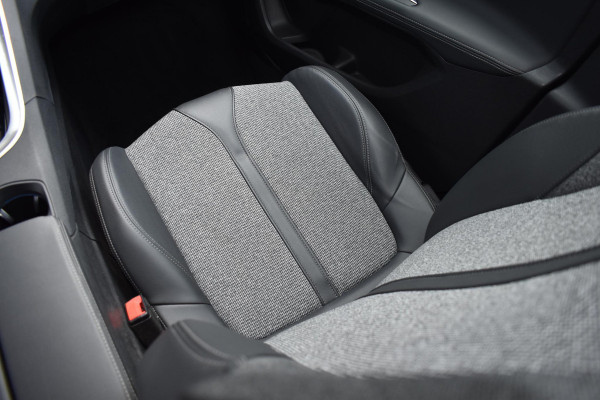 Peugeot 3008 1.2 PureTech 130PK Aut. Allure | Trekhaak | Navi | Camera | Incl. garantie