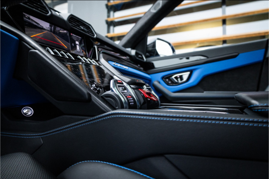 Lamborghini Urus 4.0 V8 S - Blu Nethuns | Origineel NL | Panorama | B&O Adv. | Luchtvering | Elek. trekhaak