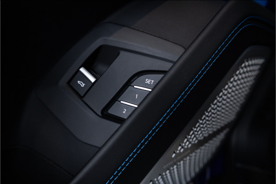 Lamborghini Urus 4.0 V8 S - Blu Nethuns | Origineel NL | Panorama | B&O Adv. | Luchtvering | Elek. trekhaak