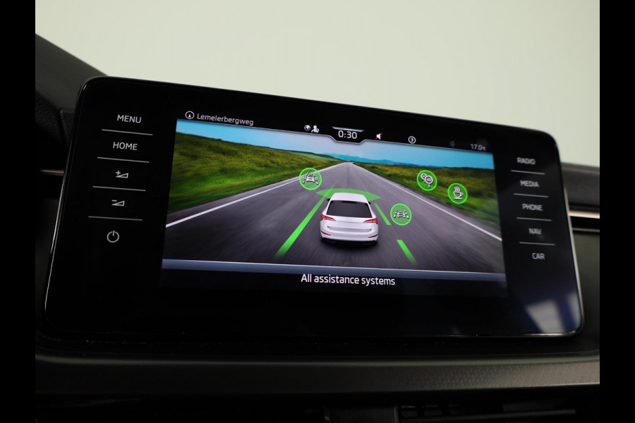 Škoda SCALA 1.0 TSI Ambition 110pk | Navigatie | Parkeercamera | 18 inch lichtmetalen velgen | Verlengde garantie