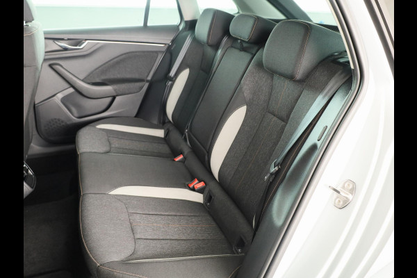 Škoda SCALA 1.0 TSI Ambition 110pk | Navigatie | Parkeercamera | 18 inch lichtmetalen velgen | Verlengde garantie