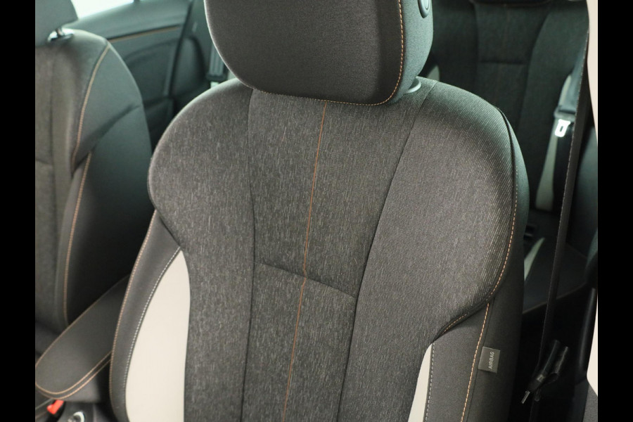 Škoda SCALA 1.0 TSI Ambition 110pk | Navigatie | Parkeercamera | 18 inch lichtmetalen velgen | Verlengde garantie