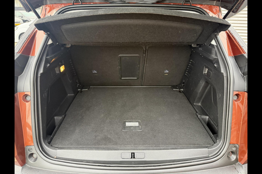 Peugeot 3008 1.2 PureTech Executive 2e Eigenaar|Navi|D-riem v.v. in 2023|Carplay|Trekhaak|Camera|Clima|Cruise|N.A.P|APK tot 11-2027