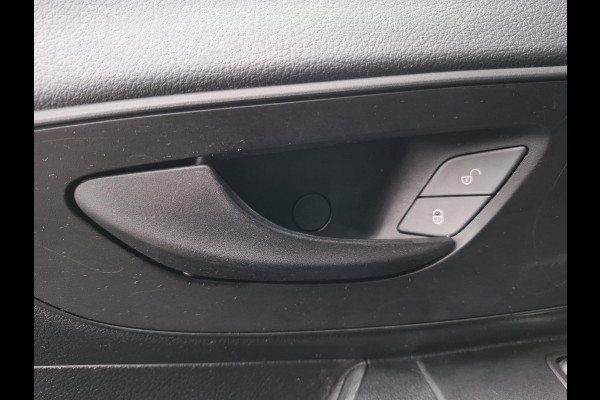 Mercedes-Benz Vito 114 CDI Lang AUTOMAAT / CRUISE CONTROLE / TREKHAAK / CAMERA / NAVI