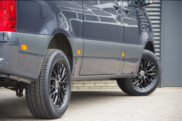 Mercedes-Benz Sprinter 319 3.0 CDI V6 AUT. LED, 2X SCHUIFDEUR, MBUX 10'', ADAPT. CRUISE, CAMERA, NAVI, CLIMA, STANDKACHEL, 2 SCHUIFDEUREN, DUBBELE SCHU