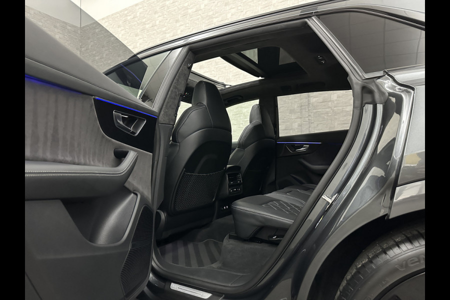 Audi Q8 60e 462PK Competition | RS-Stoelen | 360 Camera | ACC | Carbon | Panorama | Massage | Ventilatie | B&O Sound | Matrix-LED | Luchtvering | Alcantara Hemelbekleding | Stoelverwarming V+A | Sfeerverlichting | Keyless-Entry | ISO-Glas | Zonwering | Standkachel | Autom. Parkeren | Carplay | Stuurwielverwarming | Draadloos Laden |