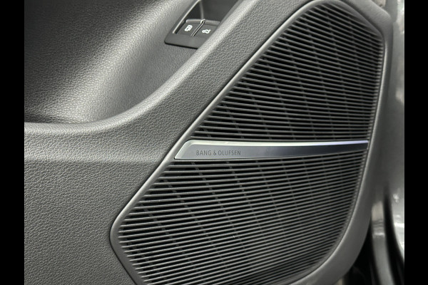 Audi Q8 60e 462PK Competition | RS-Stoelen | 360 Camera | ACC | Carbon | Panorama | Massage | Ventilatie | B&O Sound | Matrix-LED | Luchtvering | Alcantara Hemelbekleding | Stoelverwarming V+A | Sfeerverlichting | Keyless-Entry | ISO-Glas | Zonwering | Standkachel | Autom. Parkeren | Carplay | Stuurwielverwarming | Draadloos Laden |