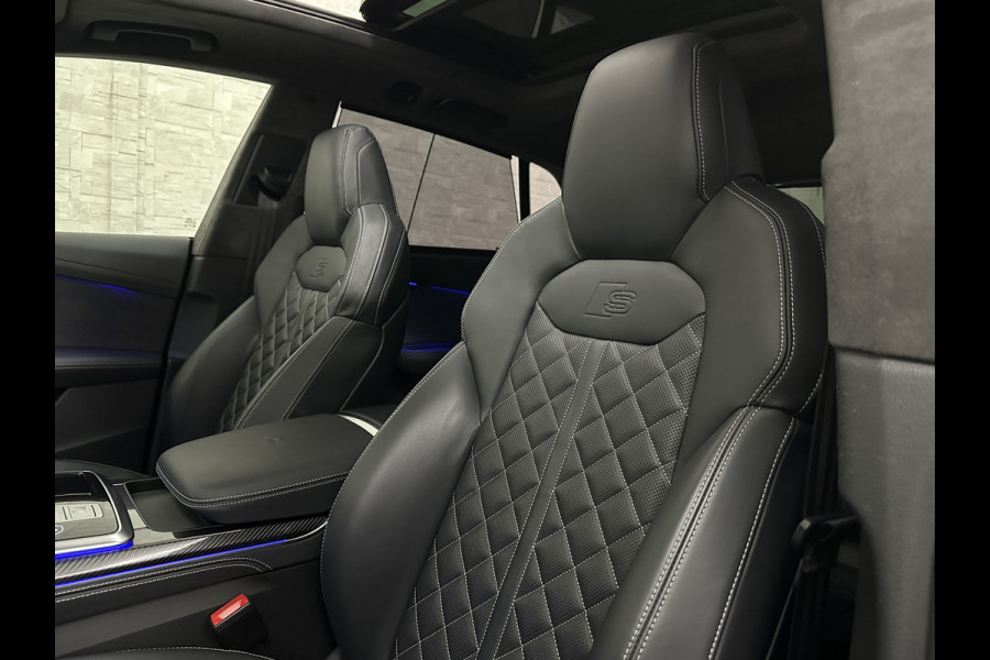 Audi Q8 60e 462PK Competition | RS-Stoelen | 360 Camera | ACC | Carbon | Panorama | Massage | Ventilatie | B&O Sound | Matrix-LED | Luchtvering | Alcantara Hemelbekleding | Stoelverwarming V+A | Sfeerverlichting | Keyless-Entry | ISO-Glas | Zonwering | Standkachel | Autom. Parkeren | Carplay | Stuurwielverwarming | Draadloos Laden |