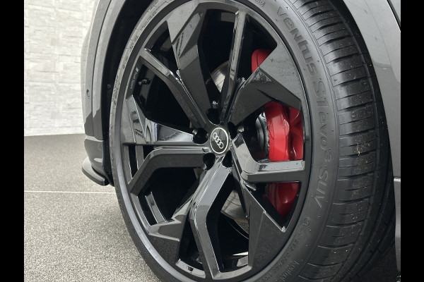 Audi Q8 60e 462PK Competition | RS-Stoelen | 360 Camera | ACC | Carbon | Panorama | Massage | Ventilatie | B&O Sound | Matrix-LED | Luchtvering | Alcantara Hemelbekleding | Stoelverwarming V+A | Sfeerverlichting | Keyless-Entry | ISO-Glas | Zonwering | Standkachel | Autom. Parkeren | Carplay | Stuurwielverwarming | Draadloos Laden |