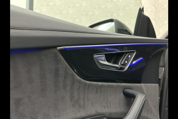 Audi Q8 60e 462PK Competition | RS-Stoelen | 360 Camera | ACC | Carbon | Panorama | Massage | Ventilatie | B&O Sound | Matrix-LED | Luchtvering | Alcantara Hemelbekleding | Stoelverwarming V+A | Sfeerverlichting | Keyless-Entry | ISO-Glas | Zonwering | Standkachel | Autom. Parkeren | Carplay | Stuurwielverwarming | Draadloos Laden |