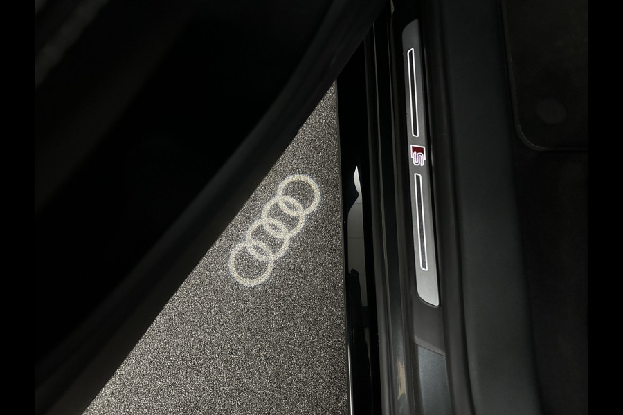 Audi Q8 60e 462PK Competition | RS-Stoelen | 360 Camera | ACC | Carbon | Panorama | Massage | Ventilatie | B&O Sound | Matrix-LED | Luchtvering | Alcantara Hemelbekleding | Stoelverwarming V+A | Sfeerverlichting | Keyless-Entry | ISO-Glas | Zonwering | Standkachel | Autom. Parkeren | Carplay | Stuurwielverwarming | Draadloos Laden |