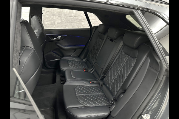 Audi Q8 60e 462PK Competition | RS-Stoelen | 360 Camera | ACC | Carbon | Panorama | Massage | Ventilatie | B&O Sound | Matrix-LED | Luchtvering | Alcantara Hemelbekleding | Stoelverwarming V+A | Sfeerverlichting | Keyless-Entry | ISO-Glas | Zonwering | Standkachel | Autom. Parkeren | Carplay | Stuurwielverwarming | Draadloos Laden |