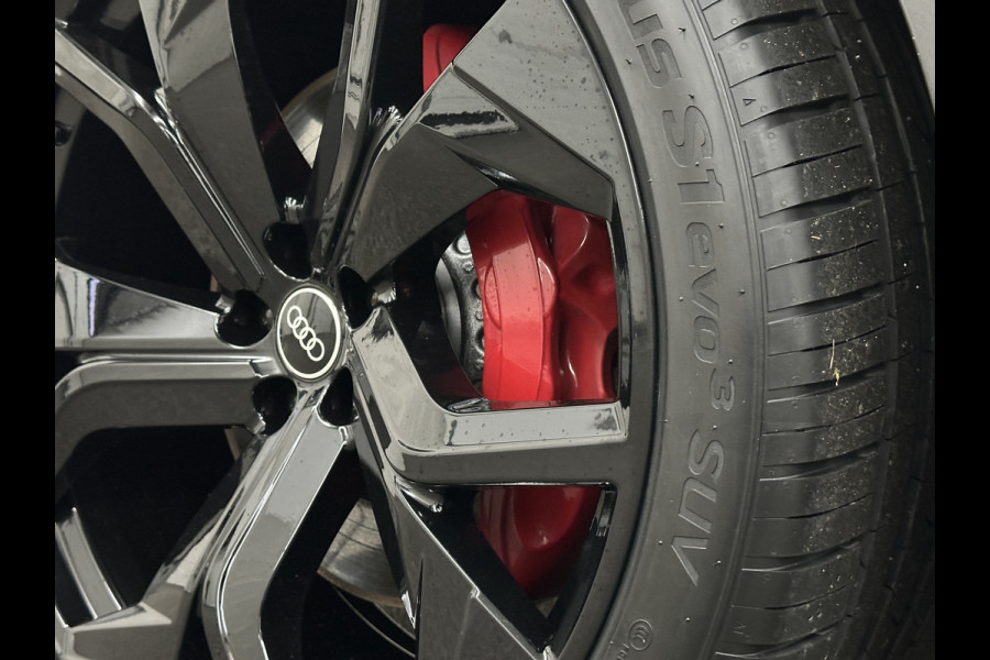 Audi Q8 60e 462PK Competition | RS-Stoelen | 360 Camera | ACC | Carbon | Panorama | Massage | Ventilatie | B&O Sound | Matrix-LED | Luchtvering | Alcantara Hemelbekleding | Stoelverwarming V+A | Sfeerverlichting | Keyless-Entry | ISO-Glas | Zonwering | Standkachel | Autom. Parkeren | Carplay | Stuurwielverwarming | Draadloos Laden |