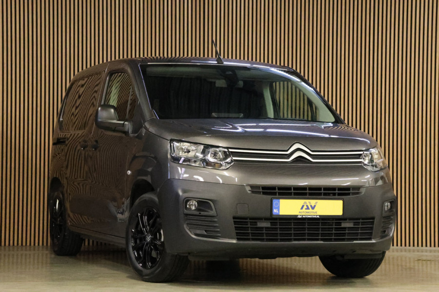 Citroën Berlingo 1.2 PureTech | Marge | BTW Vrij | Navigatie | Camera | CarPlay | 3-Zitter | Trekhaak | Airco | DAB | Nieuwe APK | Euro 6