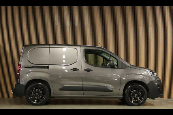 Citroën Berlingo 1.2 PureTech | Marge | BTW Vrij | Navigatie | Camera | CarPlay | 3-Zitter | Trekhaak | Airco | DAB | Nieuwe APK | Euro 6