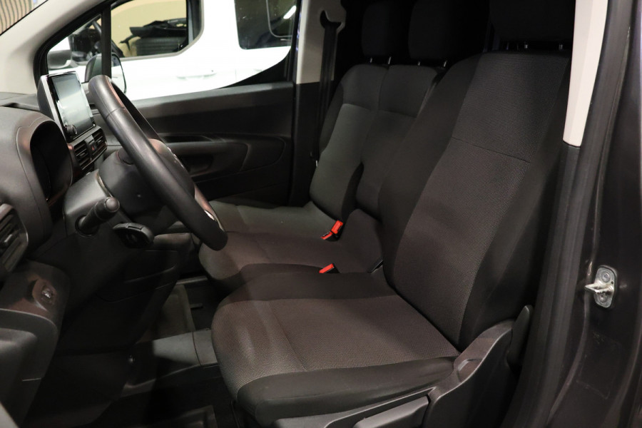 Citroën Berlingo 1.2 PureTech | Marge | BTW Vrij | Navigatie | Camera | CarPlay | 3-Zitter | Trekhaak | Airco | DAB | Nieuwe APK | Euro 6