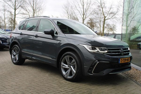 Volkswagen Tiguan 1.4 TSI eHybrid R-Line Business | Panoramadak | Adaptieve Cruise Control | 19 INCH Lichtmetalen Velgen | Camera