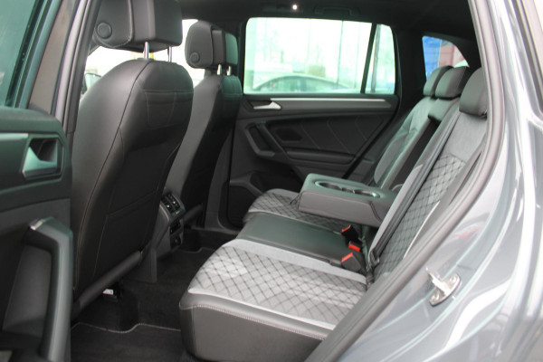 Volkswagen Tiguan 1.4 TSI eHybrid R-Line Business | Panoramadak | Adaptieve Cruise Control | 19 INCH Lichtmetalen Velgen | Camera