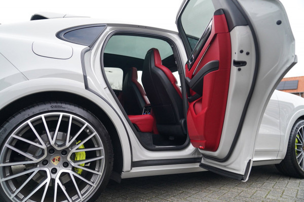 Porsche Cayenne Coupé 3.0 E-Hybrid | Techart | BTW | Sport uitlaat | Dealer onderhouden | Panorama | Head up | ACC | NAP NL |