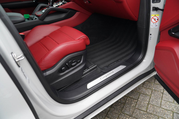Porsche Cayenne Coupé 3.0 E-Hybrid | Techart | BTW | Sport uitlaat | Dealer onderhouden | Panorama | Head up | ACC | NAP NL |
