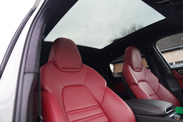Porsche Cayenne Coupé 3.0 E-Hybrid | Techart | BTW | Sport uitlaat | Dealer onderhouden | Panorama | Head up | ACC | NAP NL |
