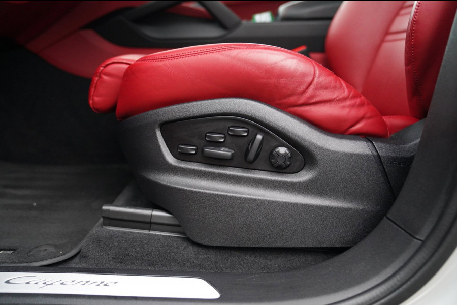 Porsche Cayenne Coupé 3.0 E-Hybrid | Techart | BTW | Sport uitlaat | Dealer onderhouden | Panorama | Head up | ACC | NAP NL |