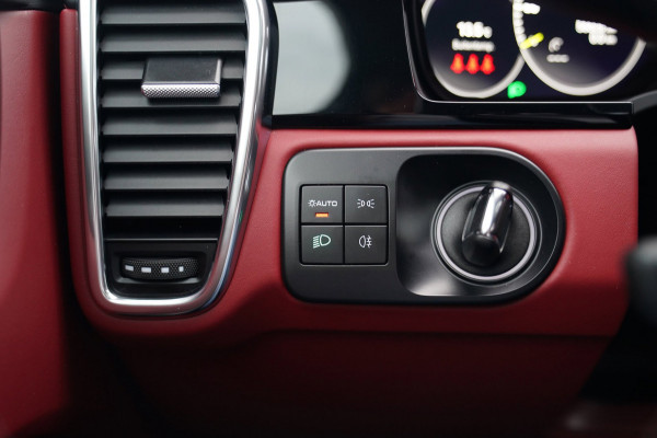 Porsche Cayenne Coupé 3.0 E-Hybrid | Techart | BTW | Sport uitlaat | Dealer onderhouden | Panorama | Head up | ACC | NAP NL |