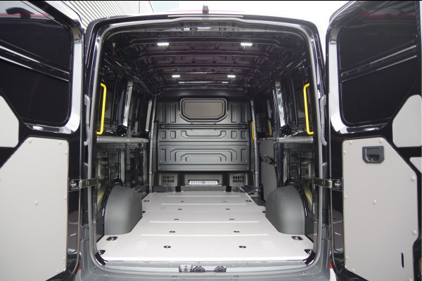 MAN TGE 35 3.140 2.0 L3H2 140PK AUT. LED, TREKHAAK, CAMERA, APPLE CARPLAY/ANDROID AUTO, CRUISE, VOORRUIT VERWARMING