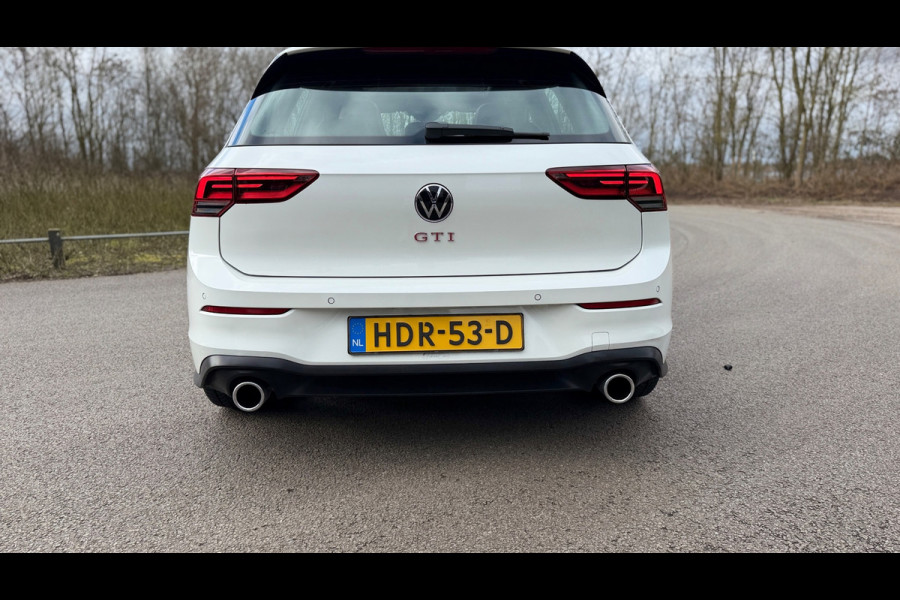 Volkswagen Golf 2.0 TSI GTI Panoramadak Leer Stoelverwarming/Verkoeling Camera Keyless entry