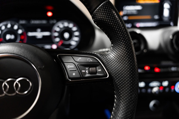 Audi Q2 35 TFSI CoD Sport S-Line DSG PANO NAVI PDC